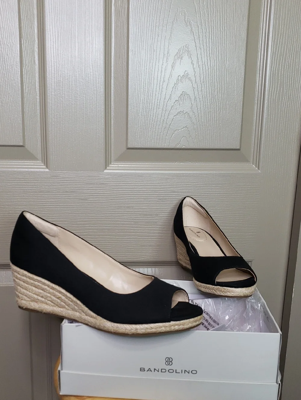 NEW In Box Bandolino Black Espadrille Peep-Toe Wedge Sandals Size 10